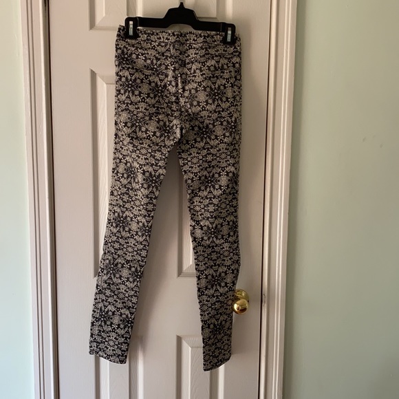 2 for 20 - h and m tight patterned pants - Picture 4 of 4